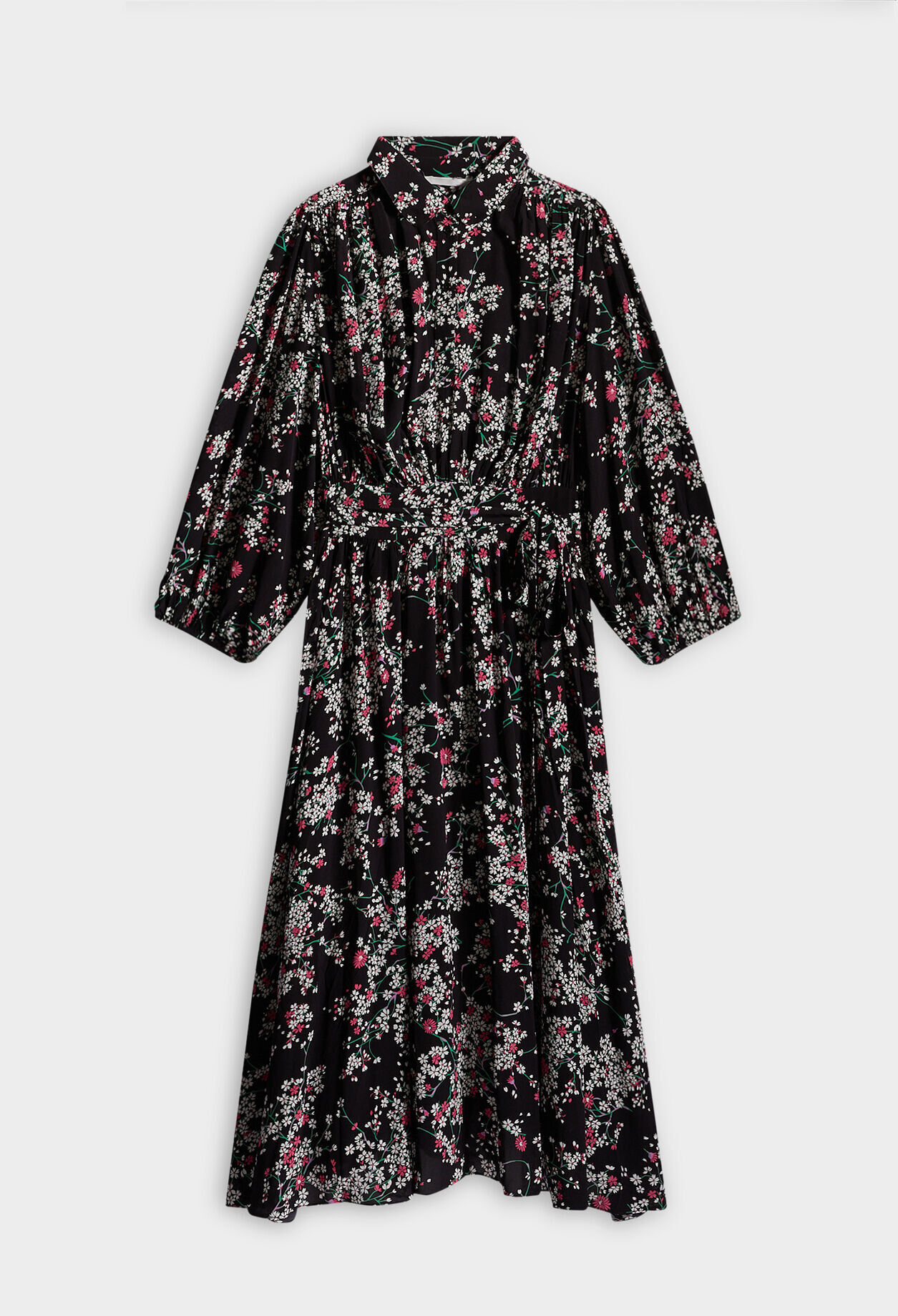 Langes tailliertes Kleid