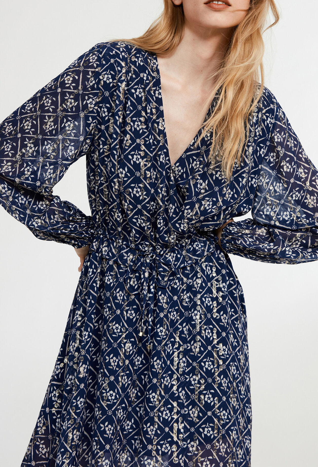 Langes Kleid mit Blumenmuster