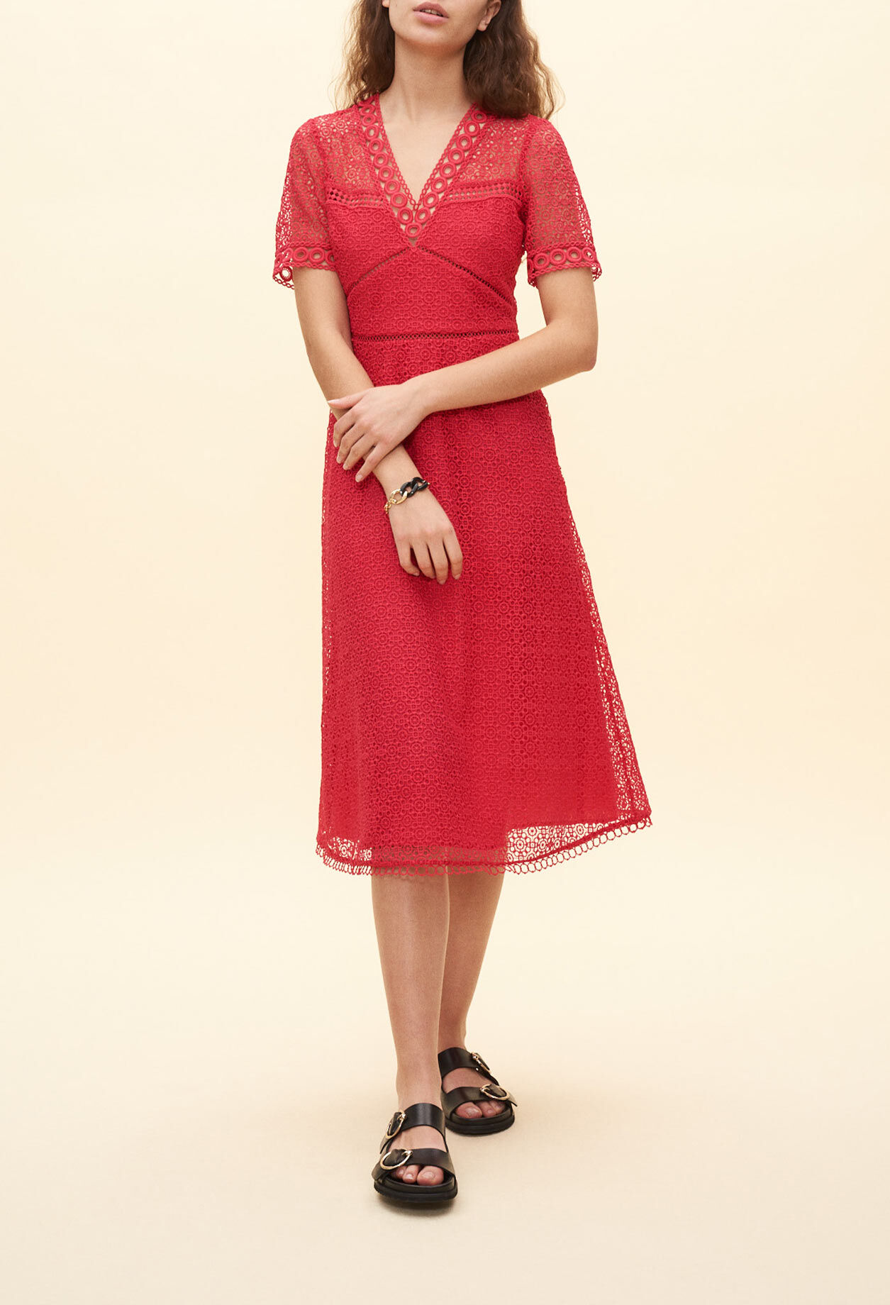 Langes rotes Zipfelkleid