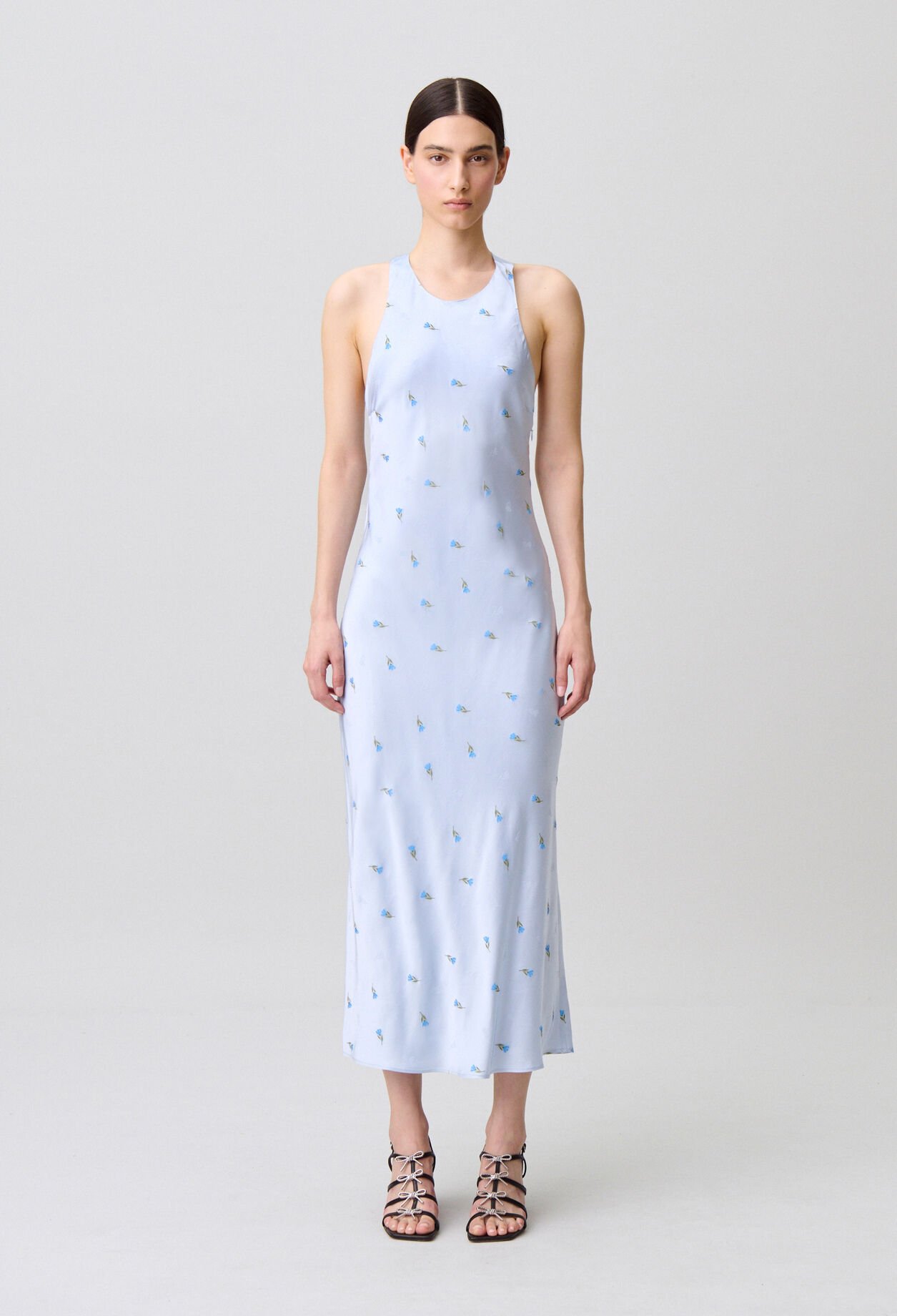 R&uuml;ckenfreies Satinkleid