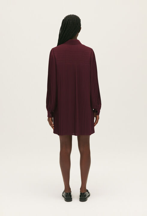 Kurzes plissiertes Kleid