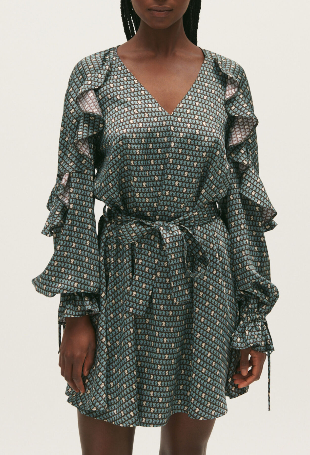 Fließendes ausgestelltes Kleid mit Print