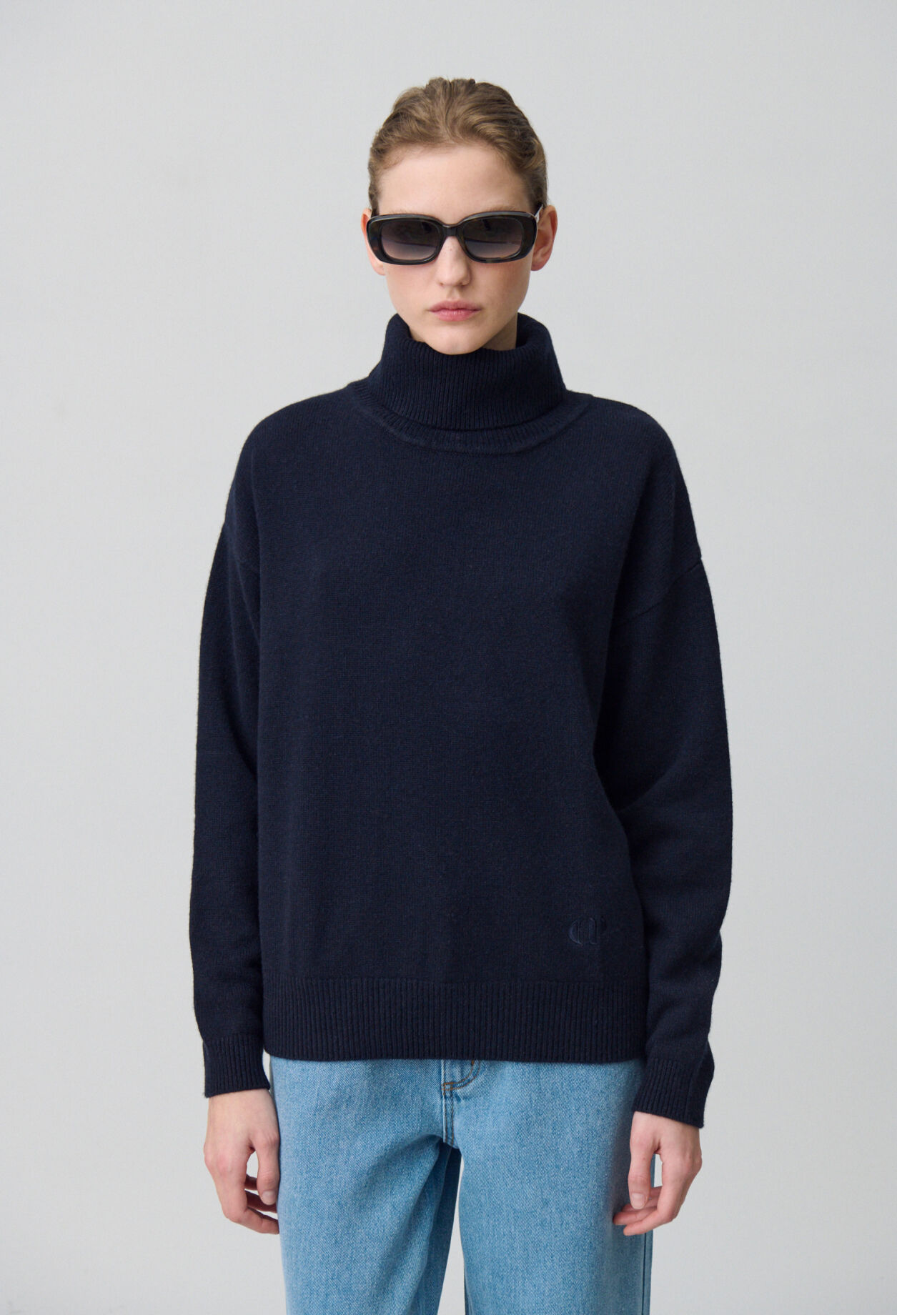 Marineblauer Kaschmirpullover