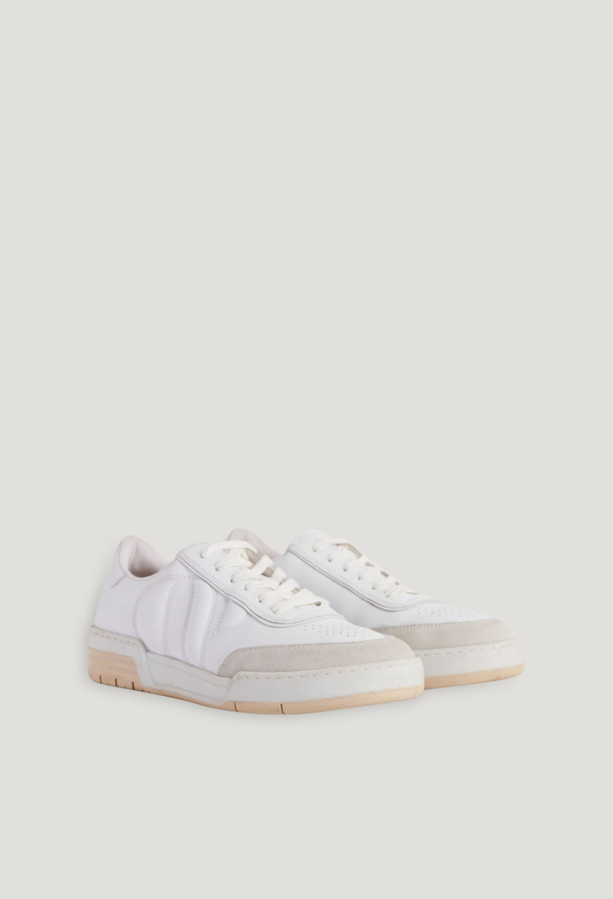 Weiße Sneakers
