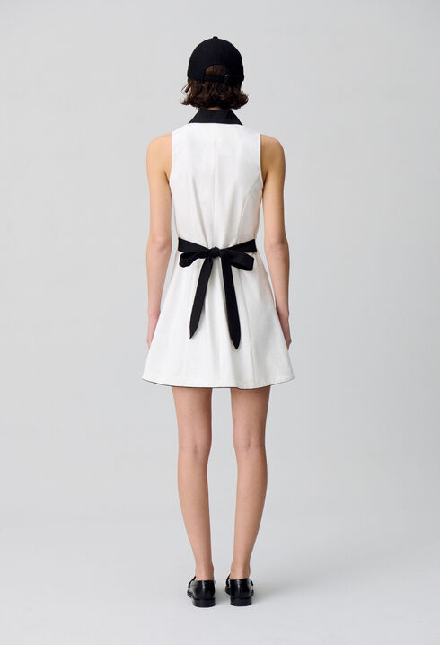 Ärmelloses kurzes Kleid