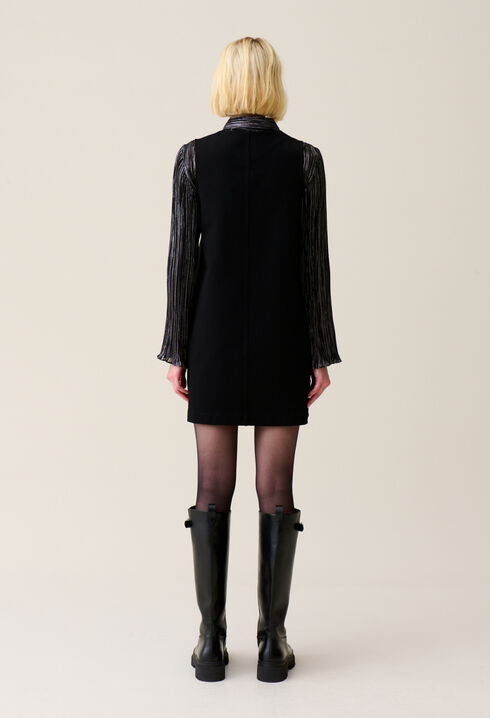 Ärmelloses kurzes Kleid