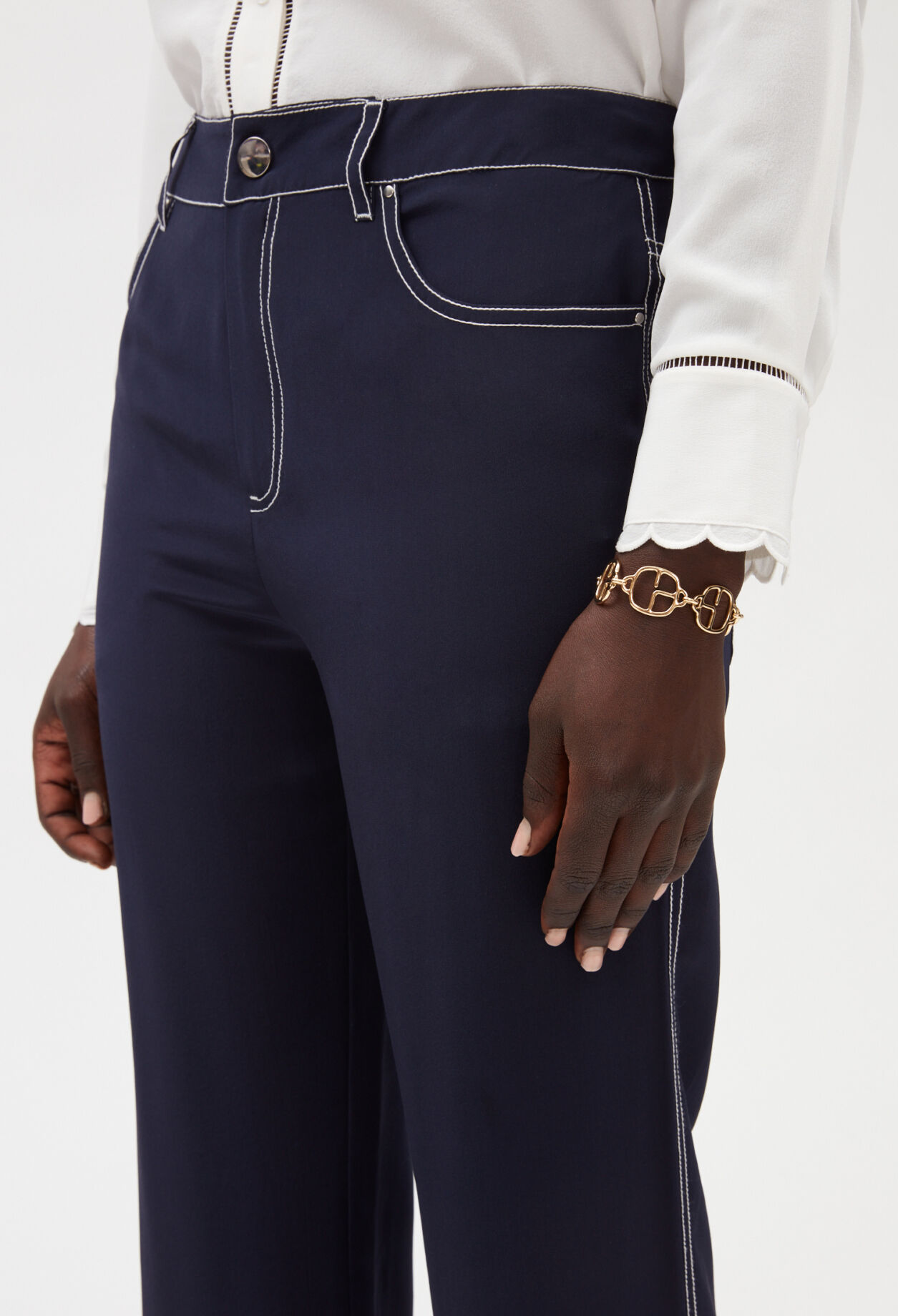 Goldfarbenes Monogramm-Armband