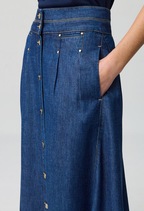 Langer Jeansrock mit Knopfleiste