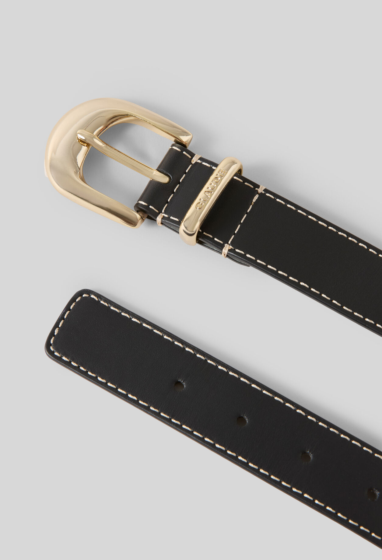 Lederg&uuml;rtel mit &Ouml;sen und Charms