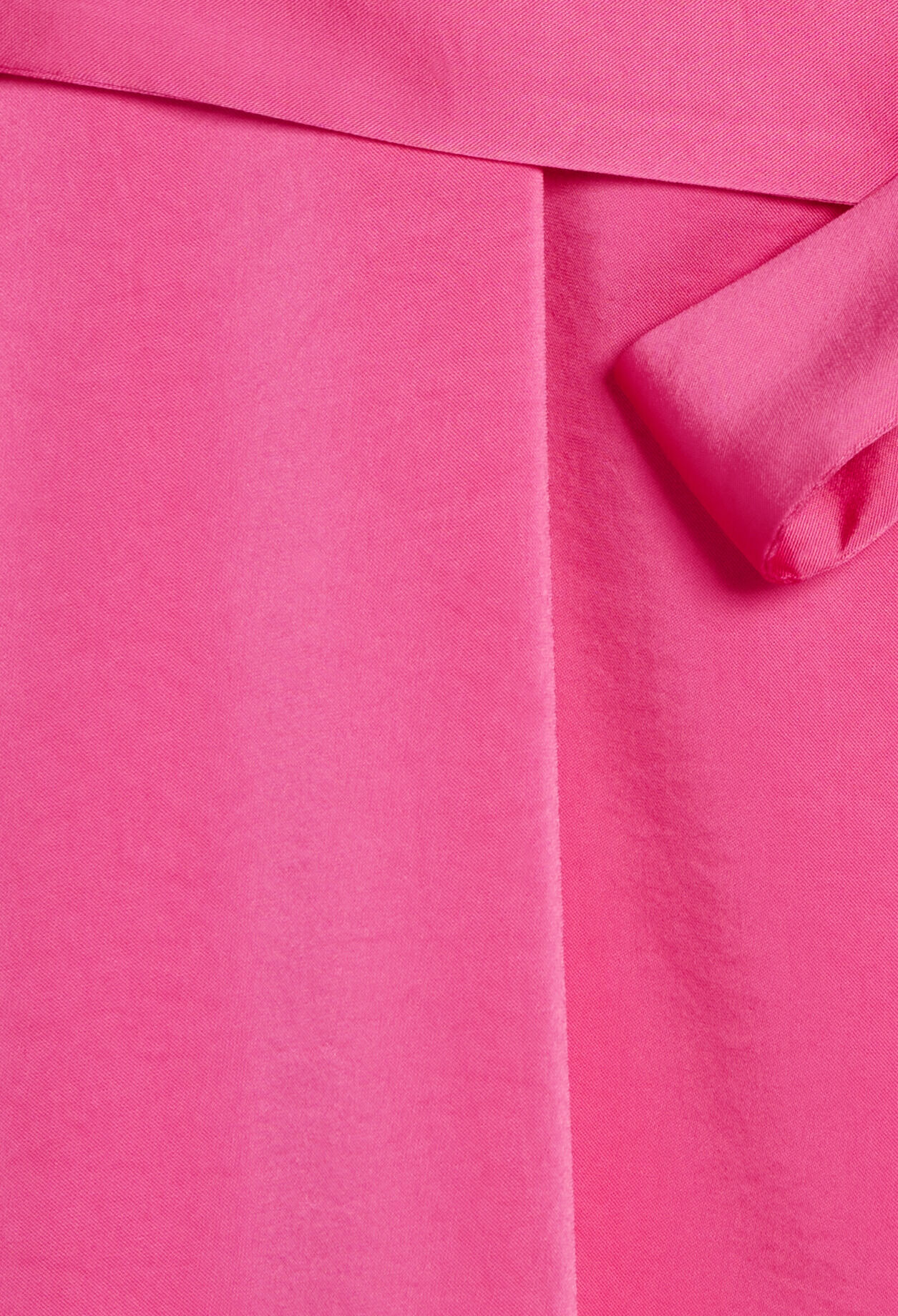 Kurzes asymmetrisches Kleid, rosa