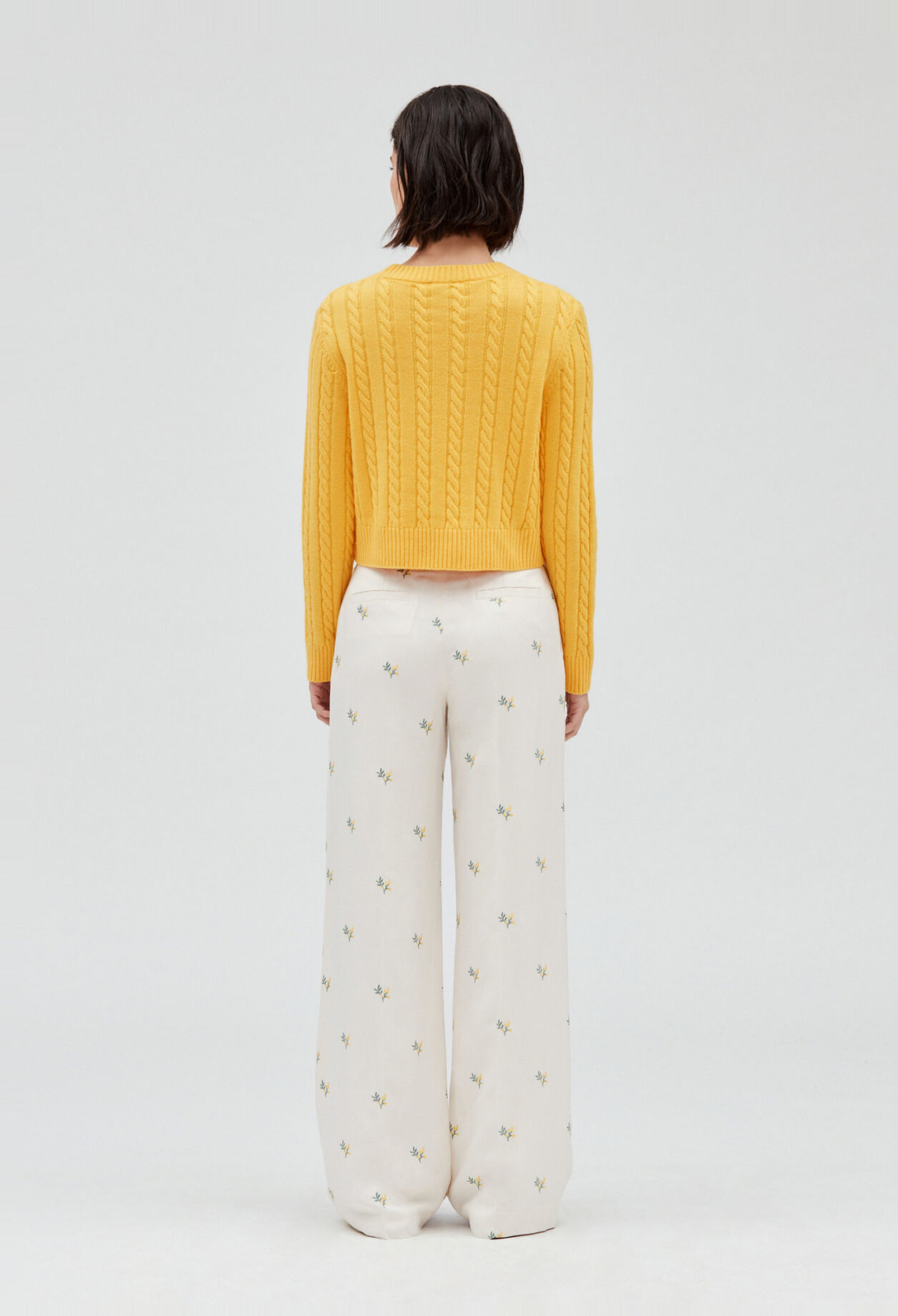Hose mit Stickerei, Mimose