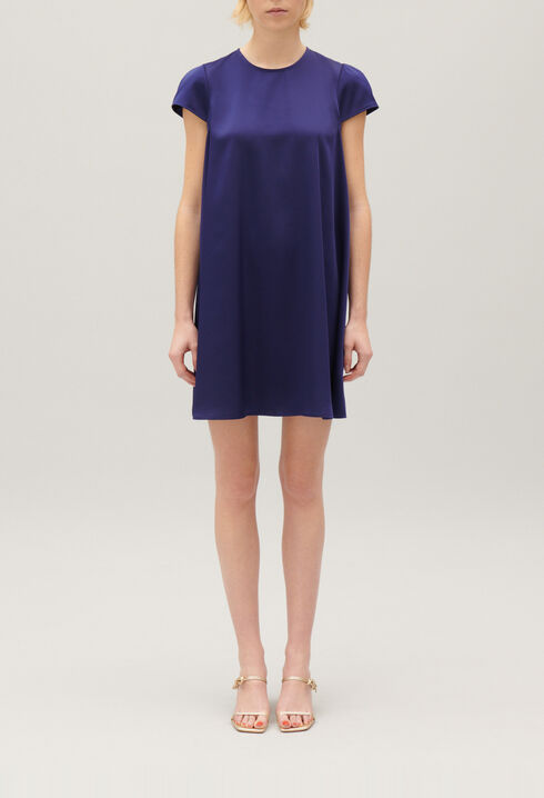 Fließendes, kurzes Babydoll-Kleid