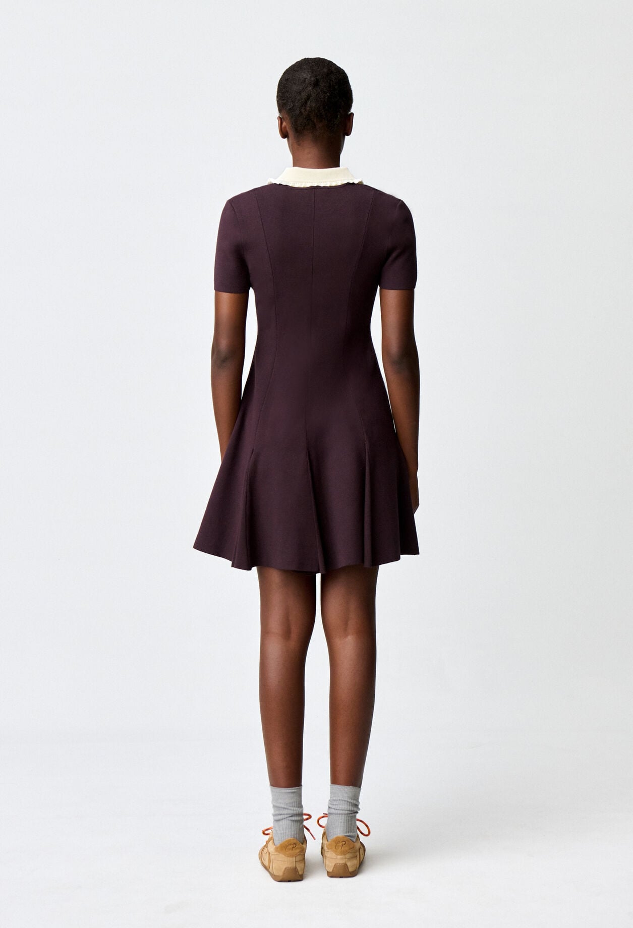 Strick-Skaterkleid, Kontrastkragen