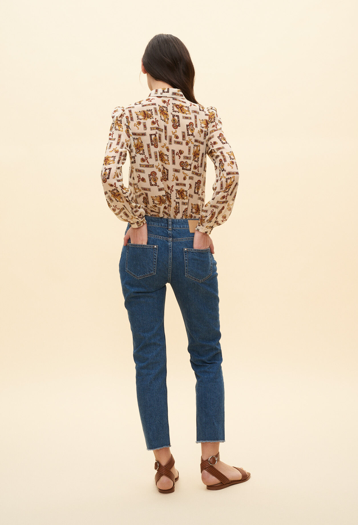Bluse im Lavallière-Stil mit Muster