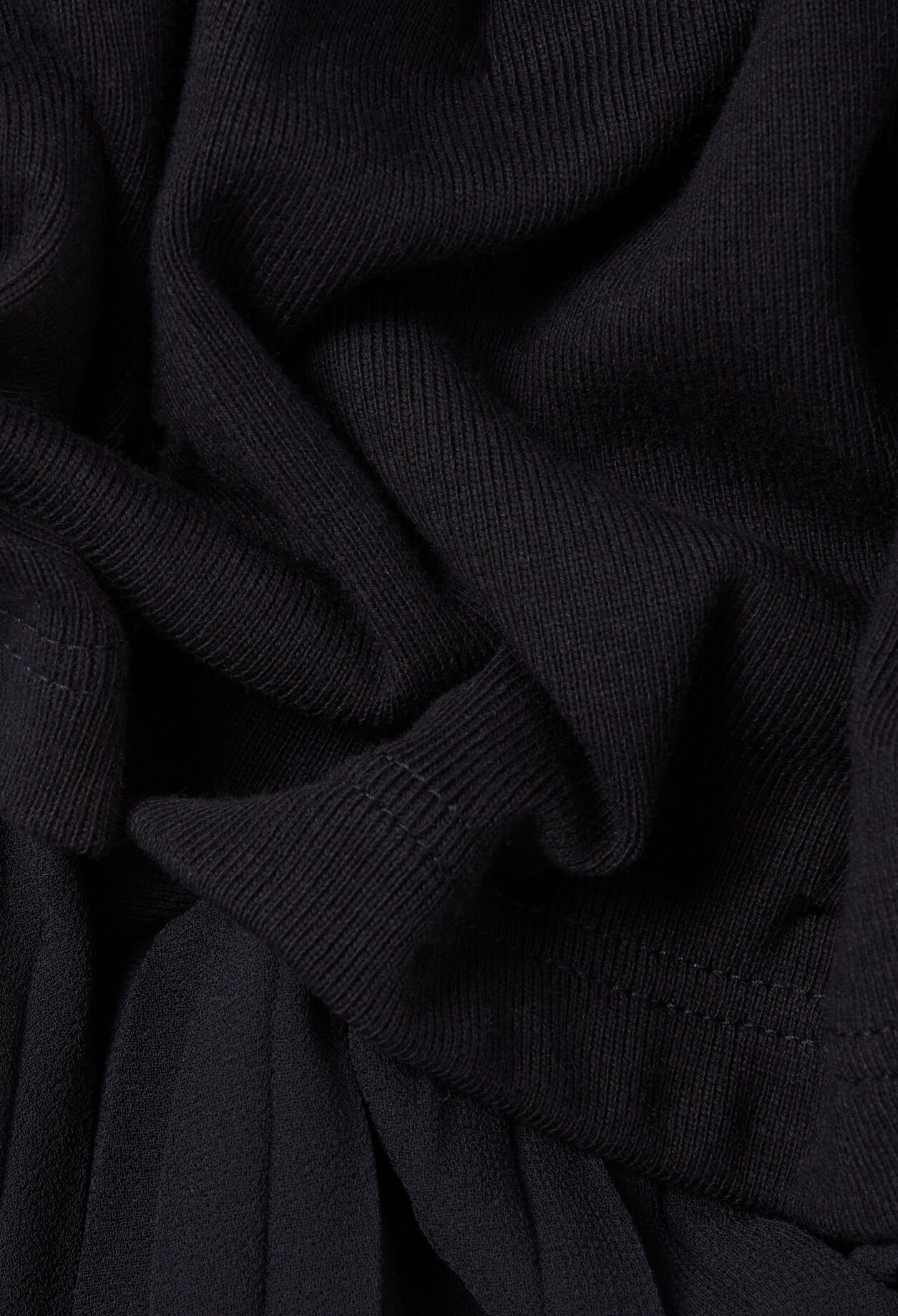 Zweifarbige Kleid in Schwarz und Marine 