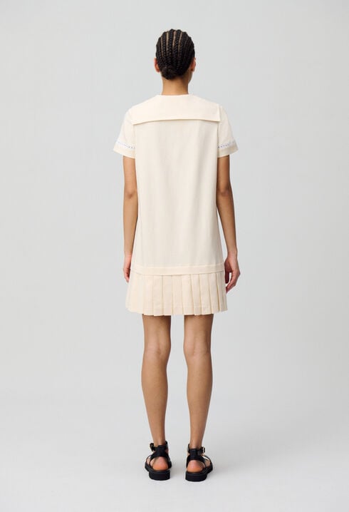 Kurzes Faltenkleid