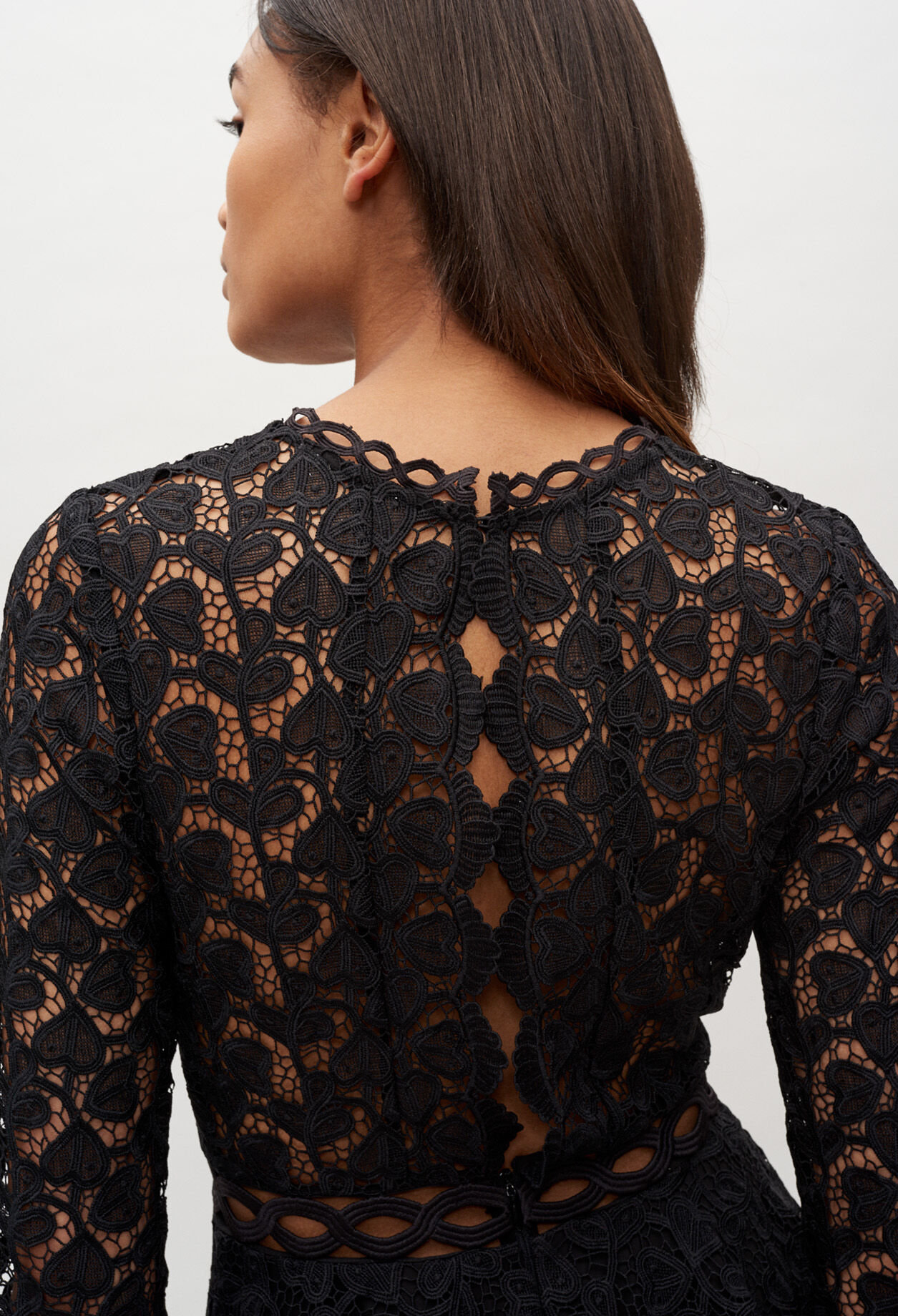 Kurzes Kleid aus Spitze
