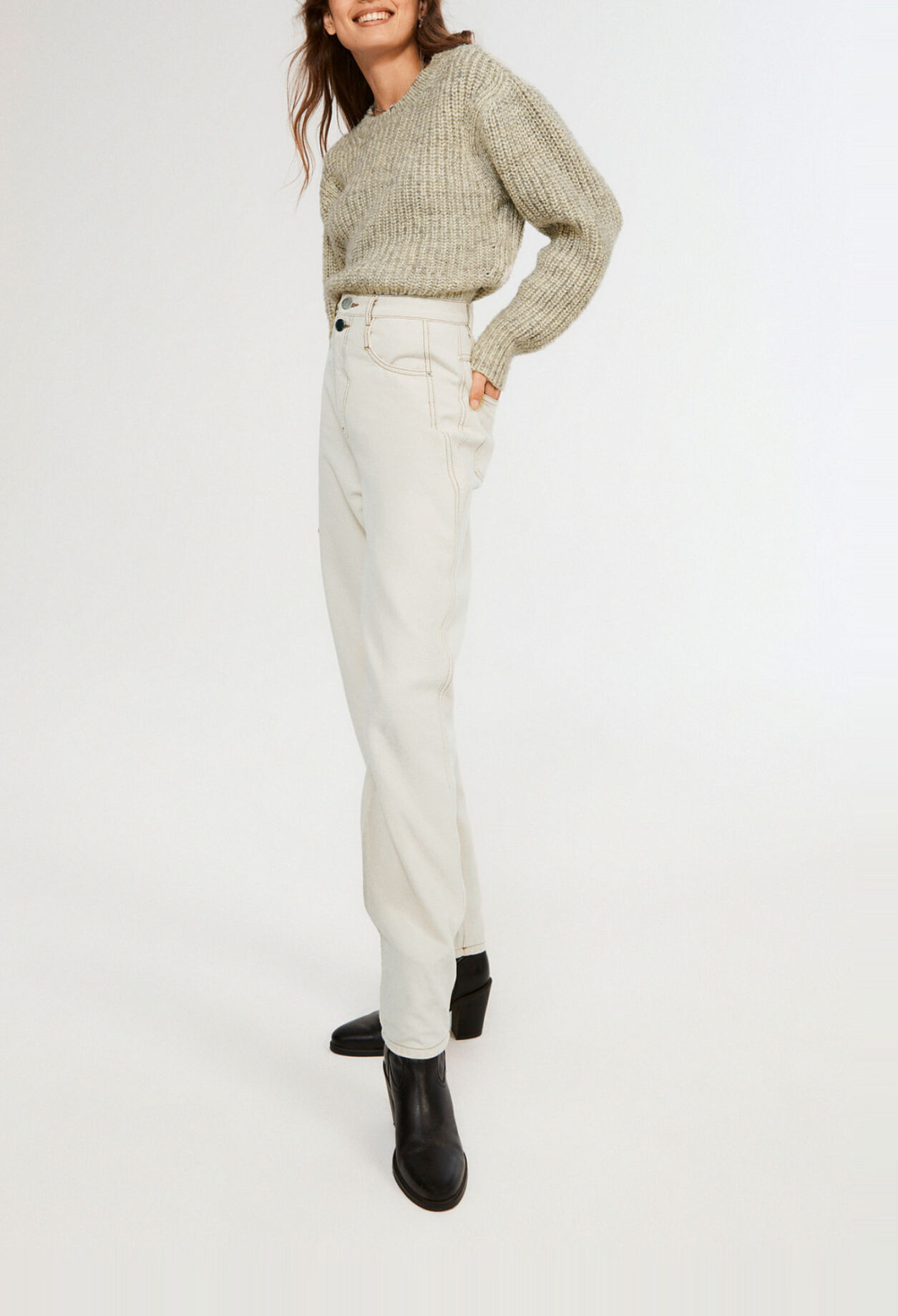 Beigefarbene Jeans aus Ecowash-Denim.