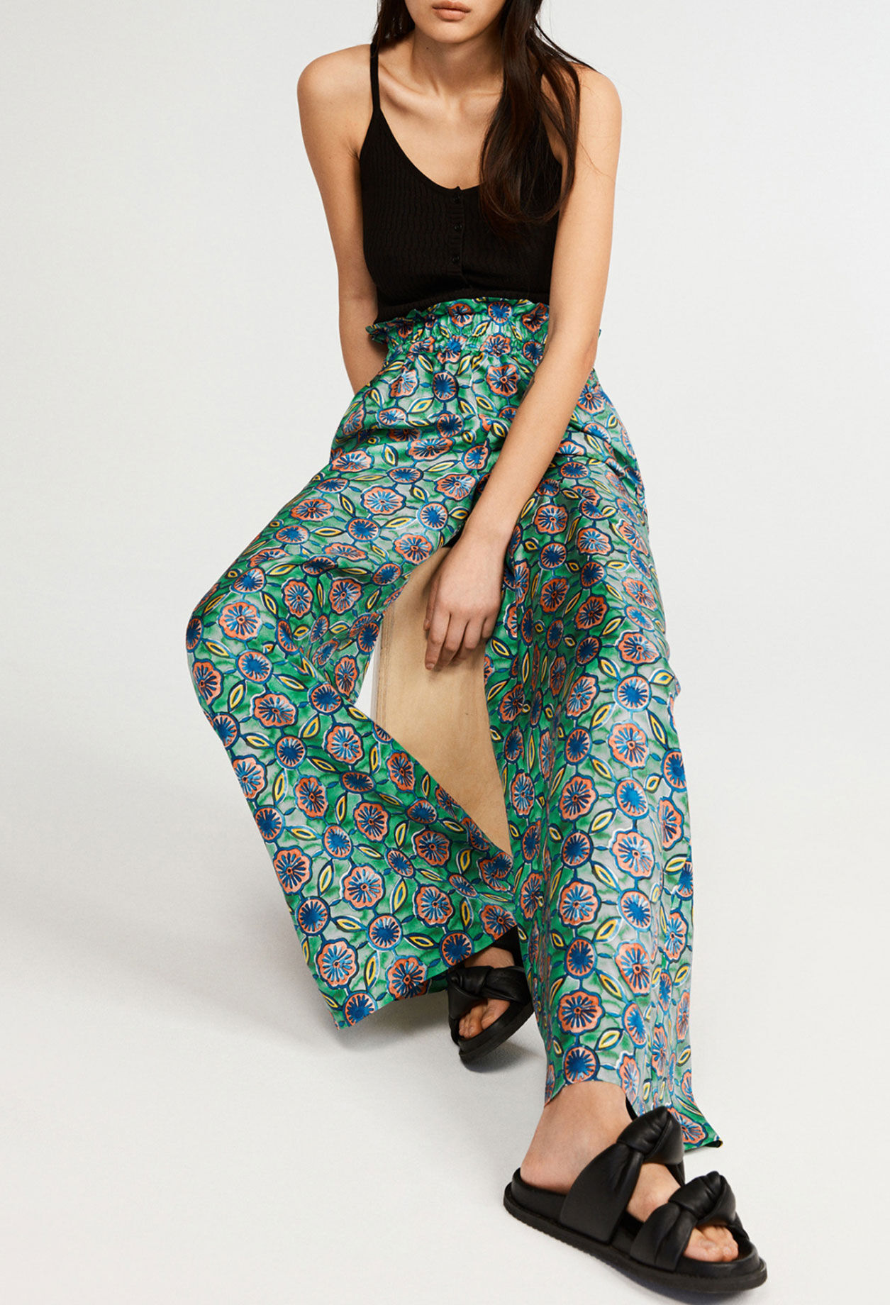 Ausgestellte Hose mit Motiven