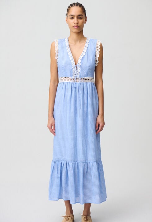 Langes gestreiftes Spitzenkleid