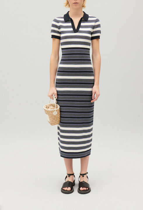 Langes, zweifarbiges Strickkleid