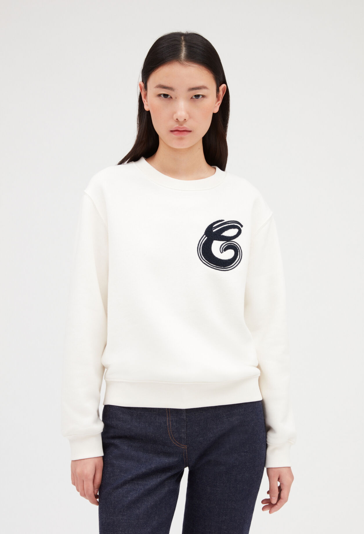 Ecru farbenes Sweatshirt mit C-Patch
