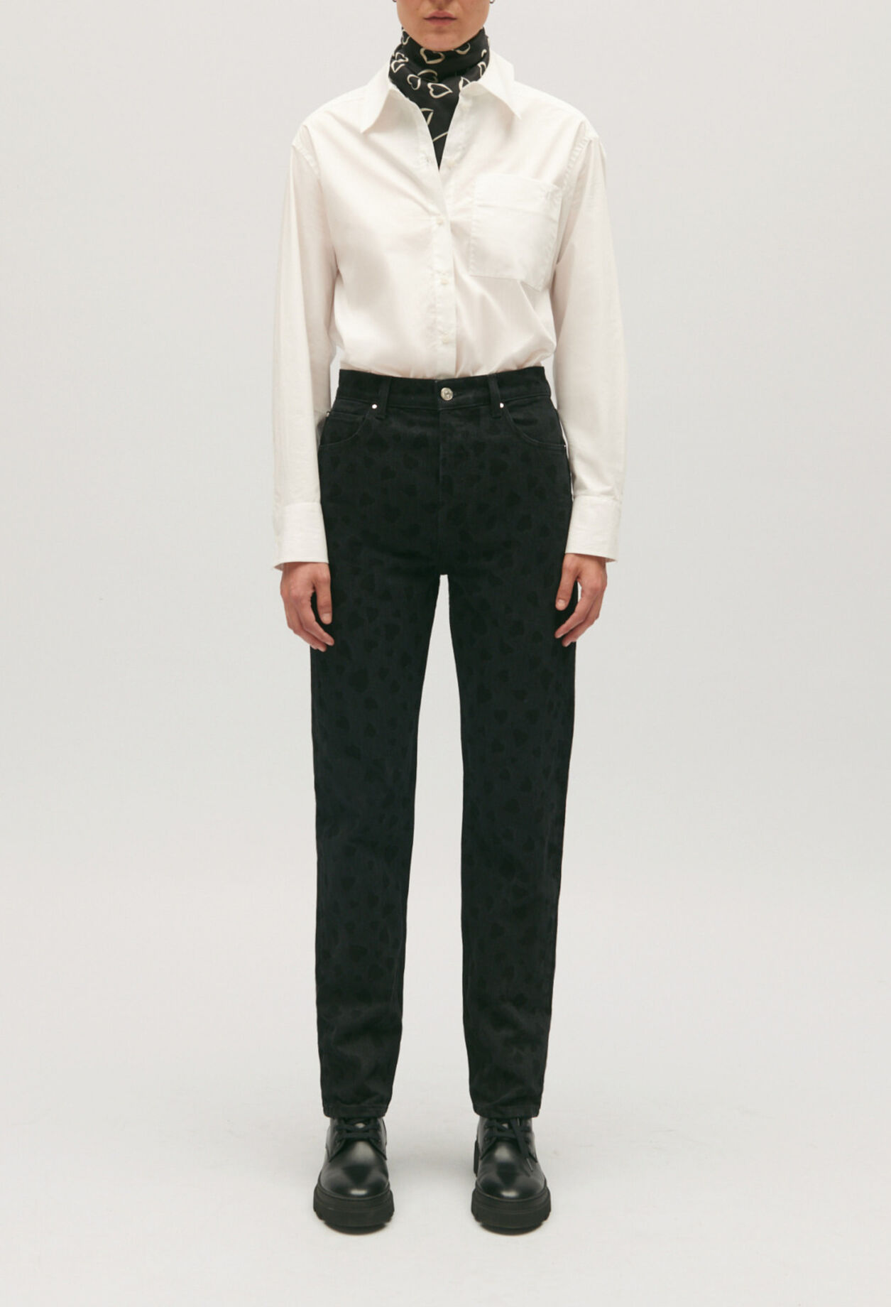 Gerade Jeans mit Herzen