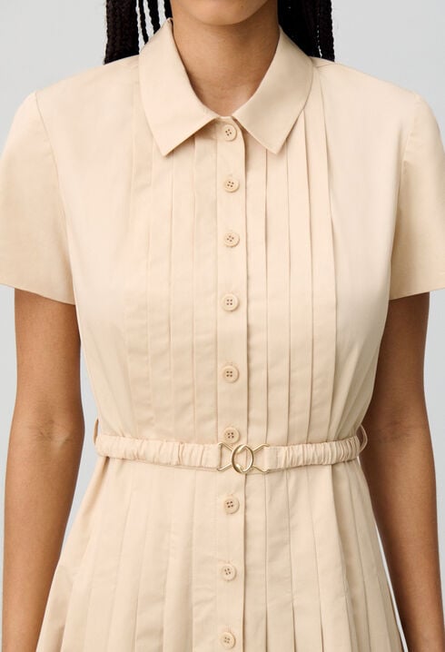 Knielanges Kleid mit Knöpfen