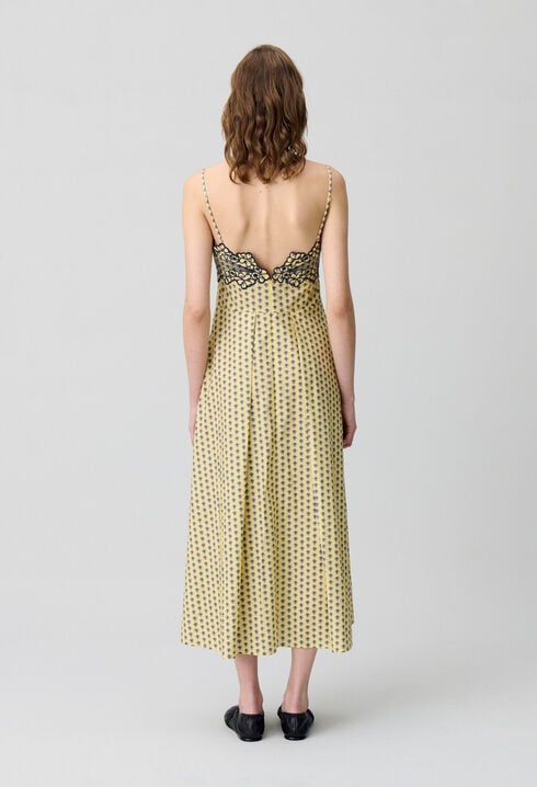 Langes Kleid mit tiefem Ausschnitt