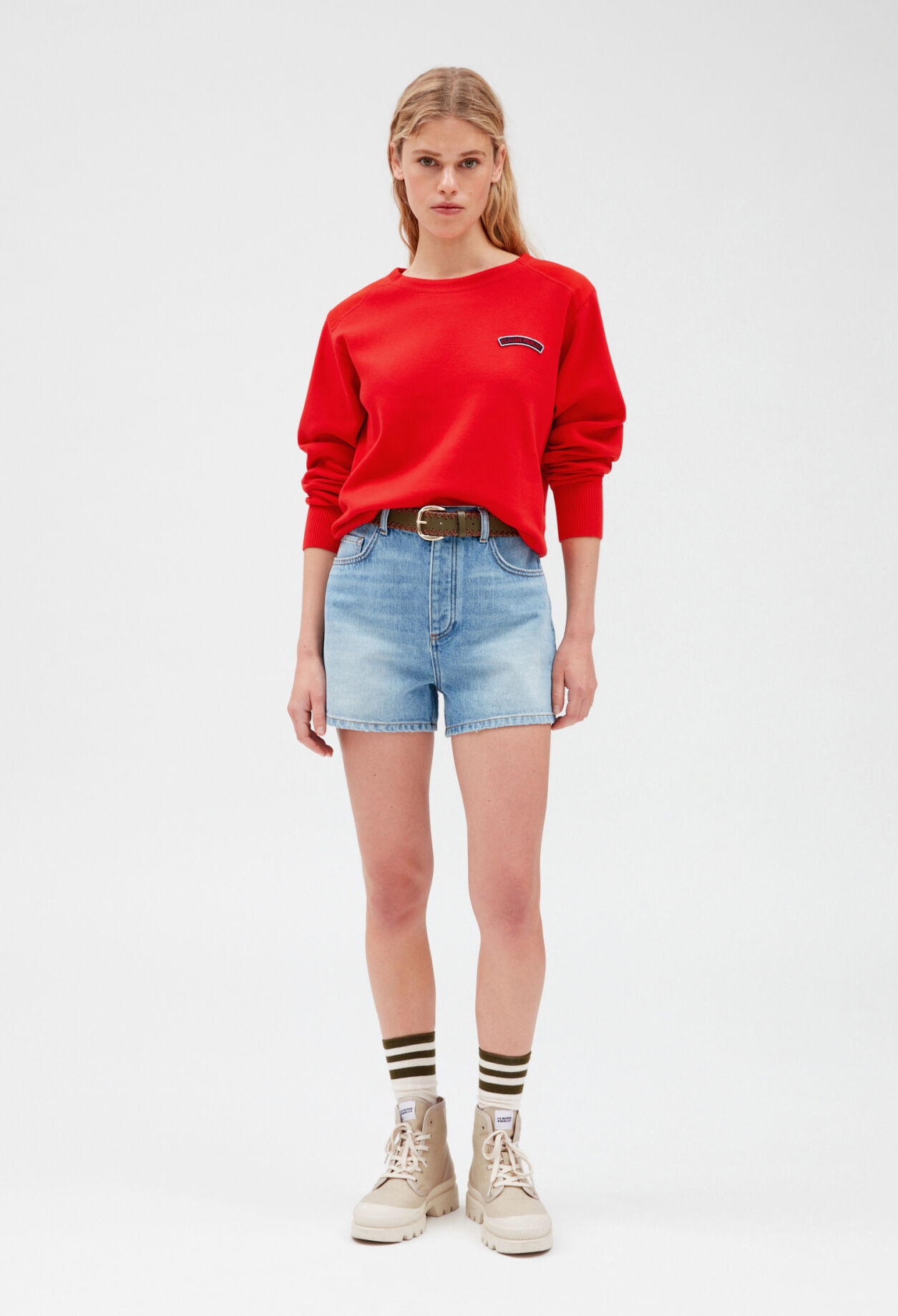 Roter Pullover
