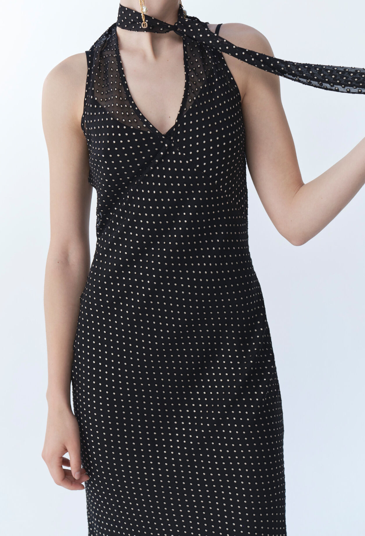 Langes transparentes Kleid Punkten