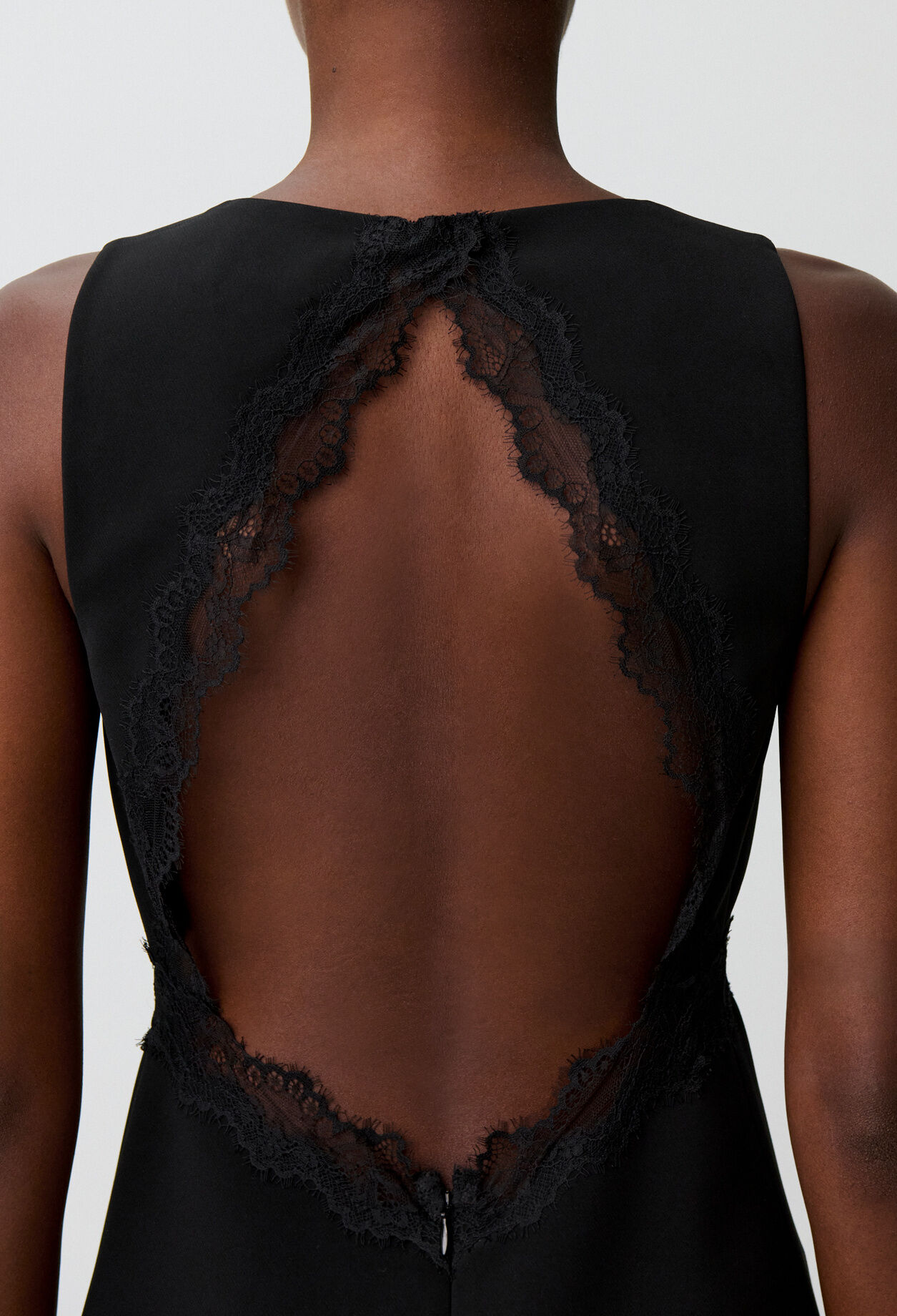 R&uuml;ckenfreies Spitzenkleid