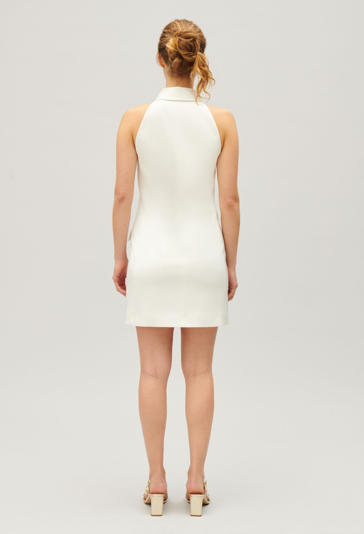 Kurzes, satiniertes Kleid Ecru