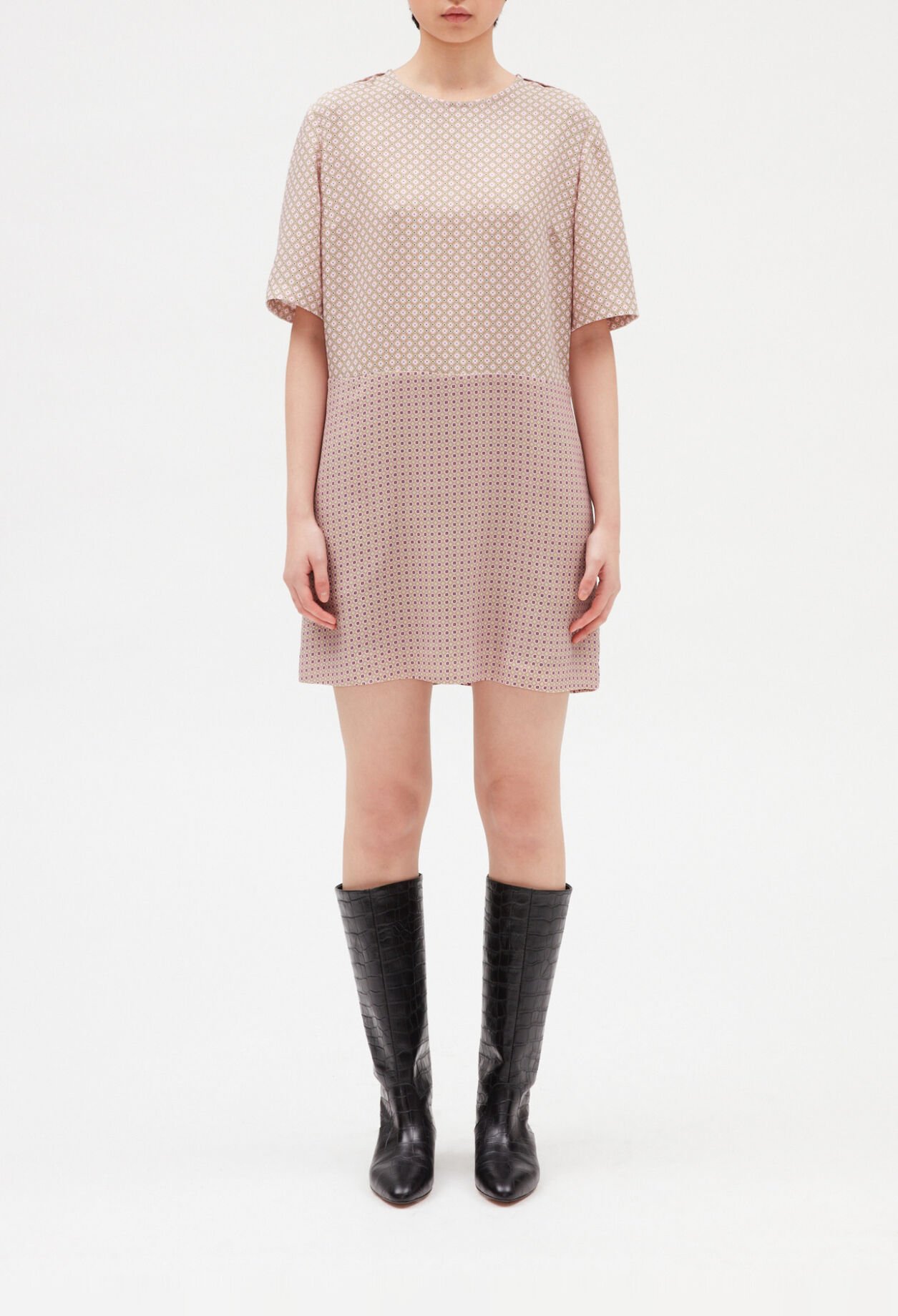 Kurzes Kleid mit Printmotiv, rosa