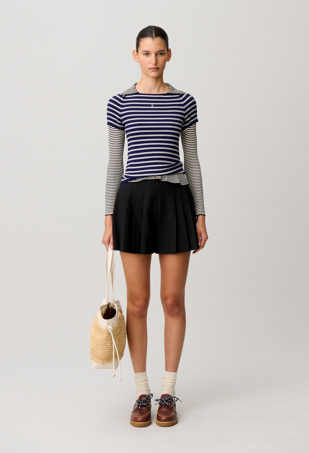 Schwarze Plisseeshort