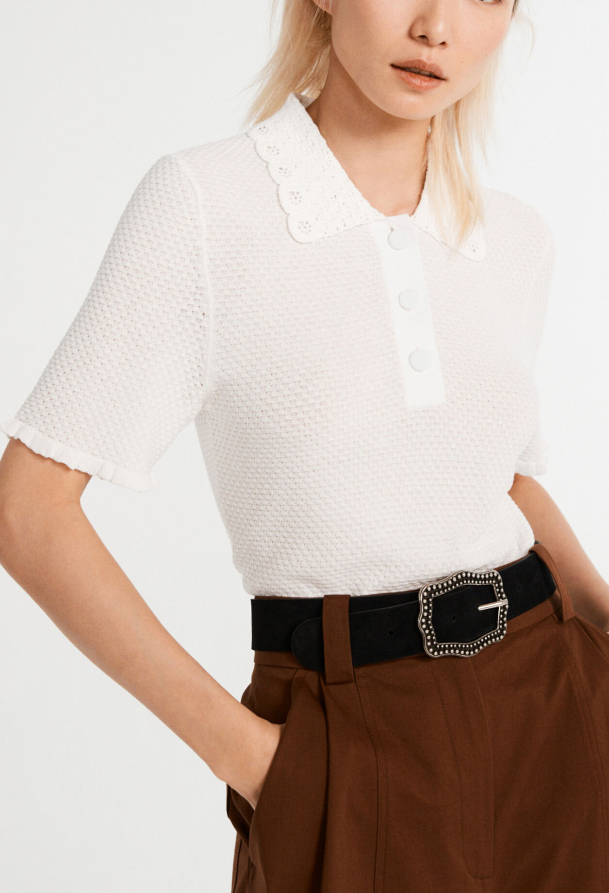 Poloshirt mit Häkelkragen