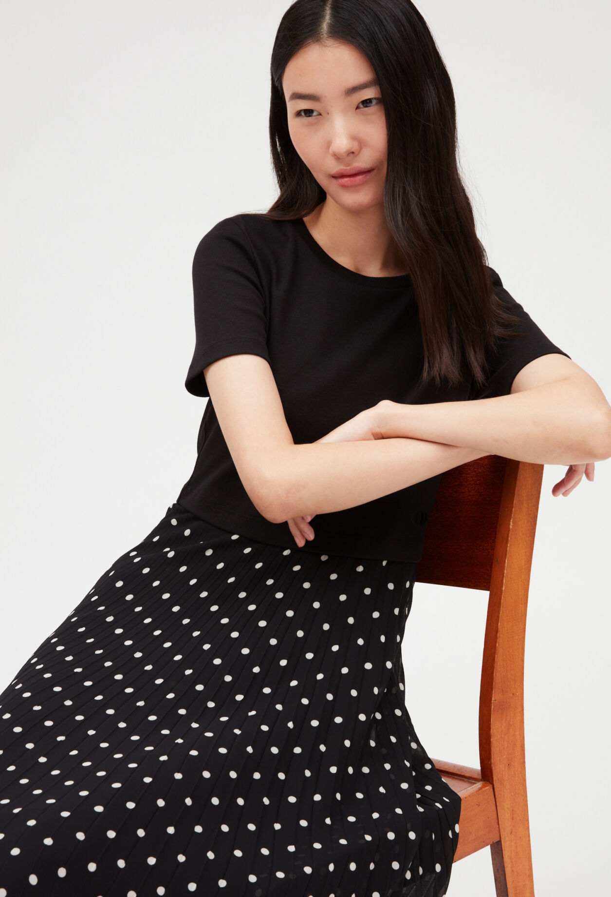 Mittellanges Kleid in Pünktchenmuster