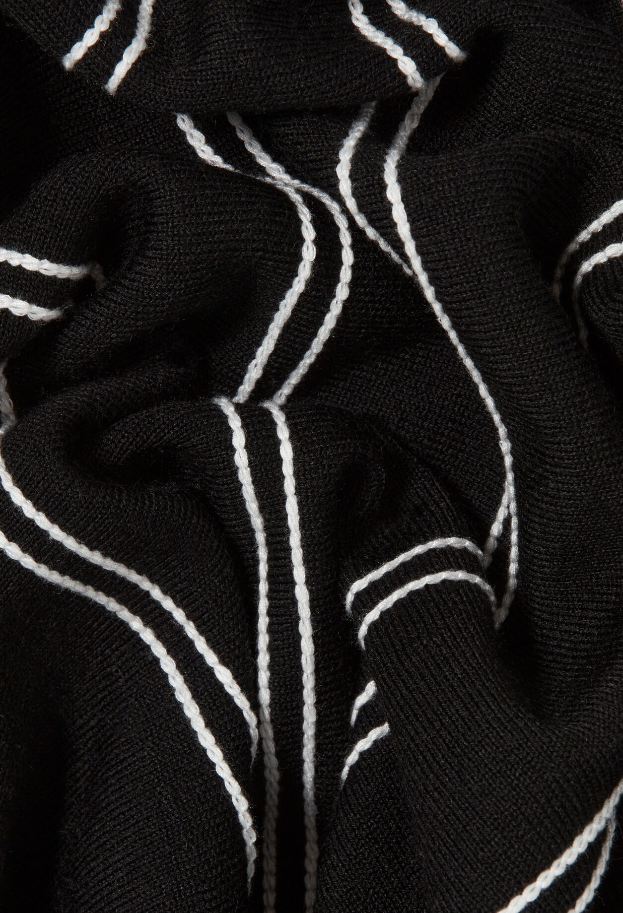 Kurzes, ausgestelltes Strickkleid