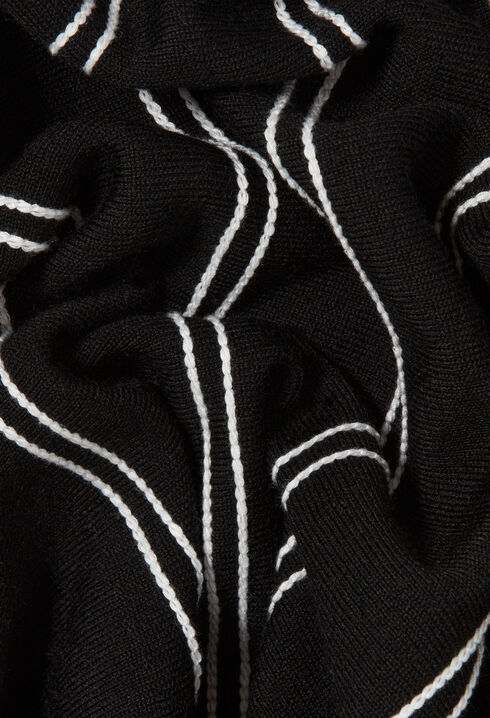 Kurzes, ausgestelltes Strickkleid