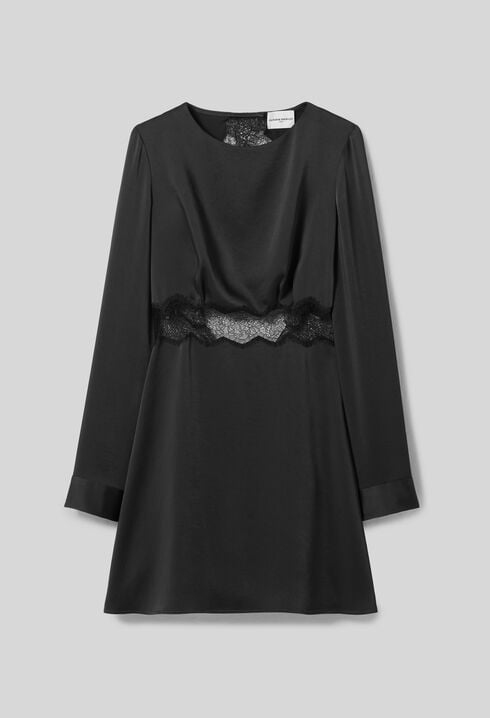 Kurzes fließendes Kleid aus Satin