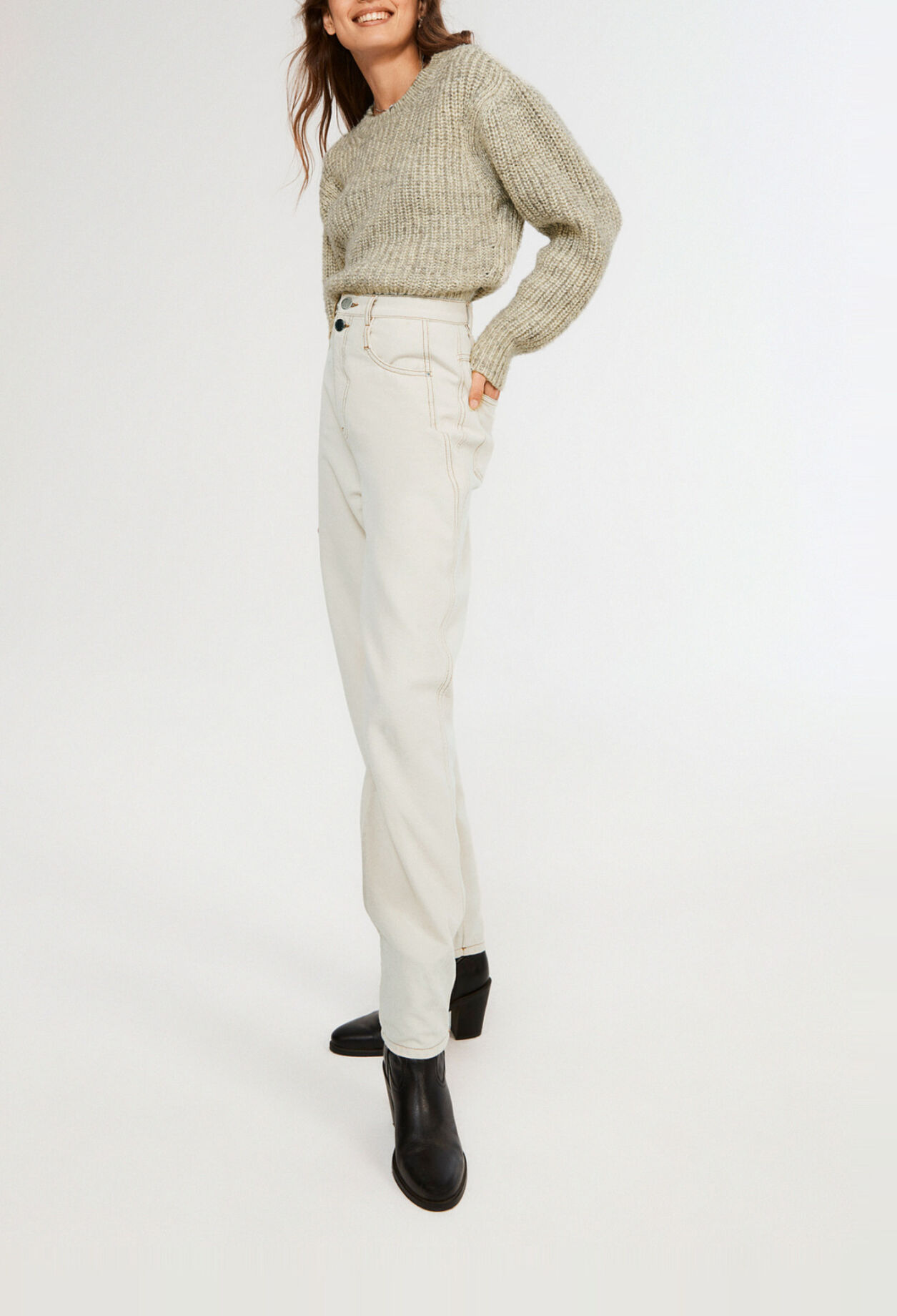 Beigefarbene Jeans aus Ecowash-Denim.
