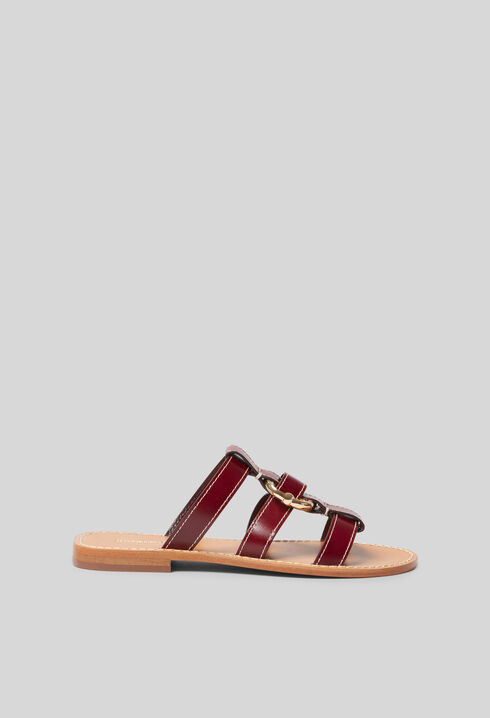 Sandalen mit Riemen und Ring