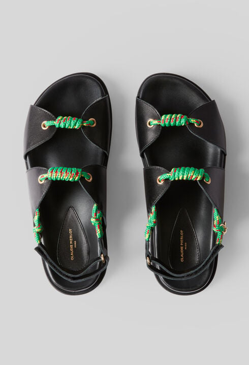 Sandalen mit gedrehten Riemen
