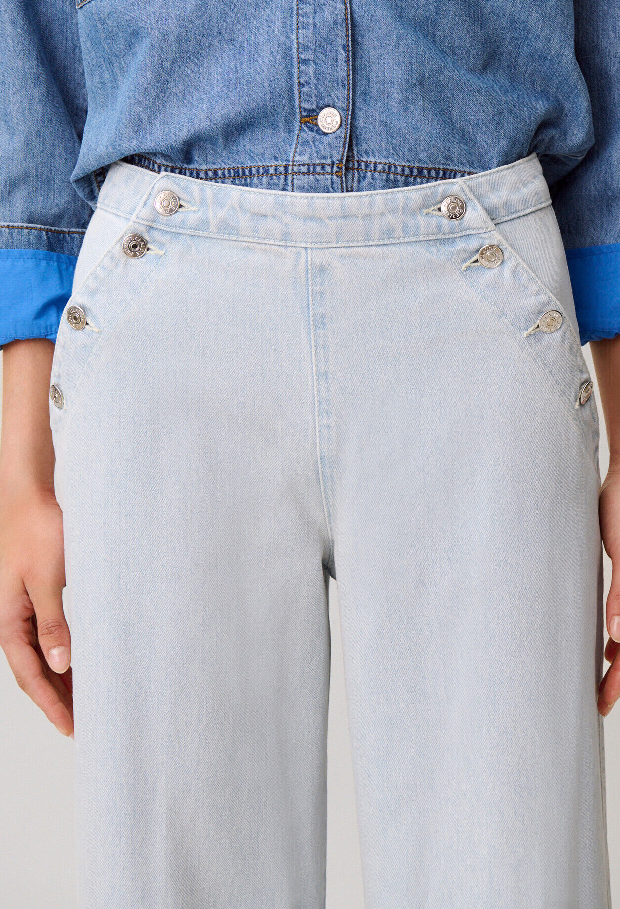 Denim-Jeans mit Latz