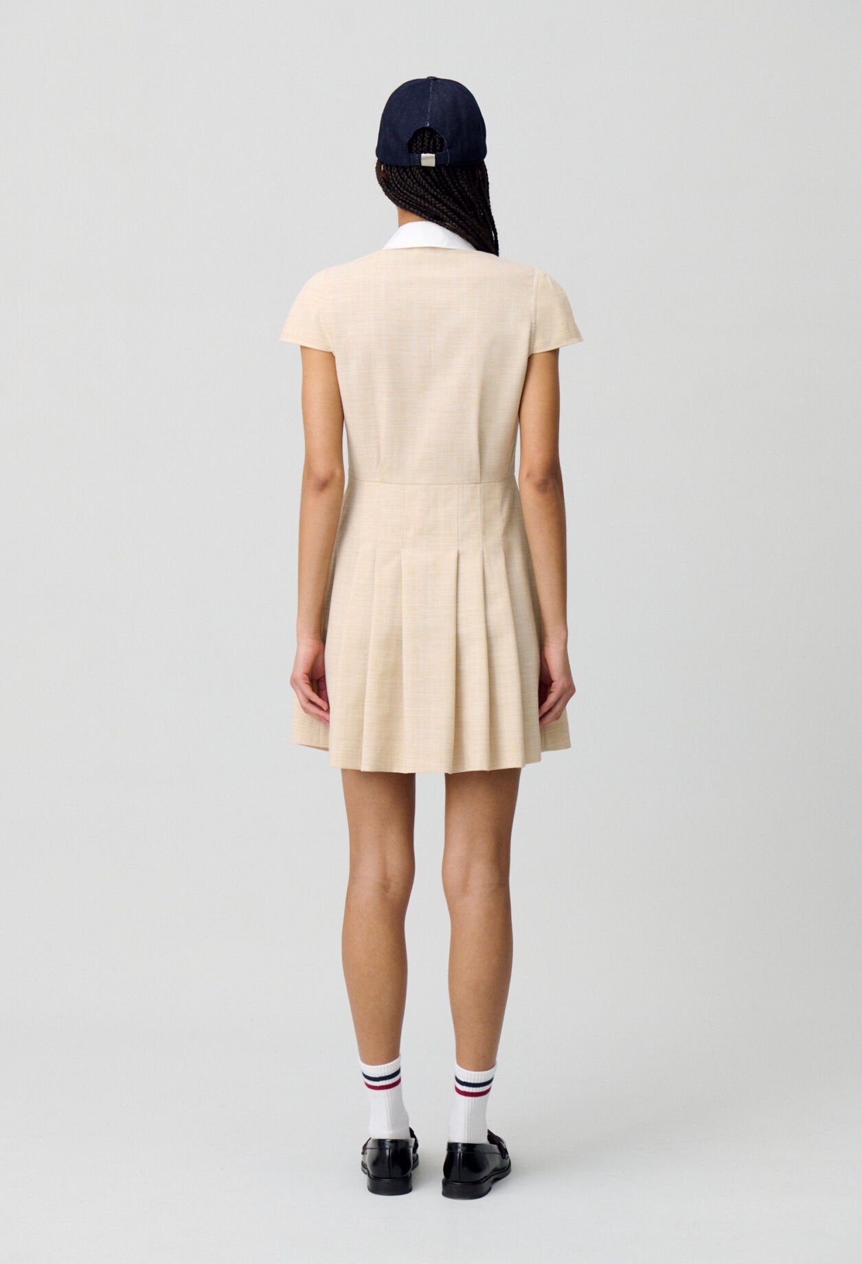 Plissiertes kurzes Kleid
