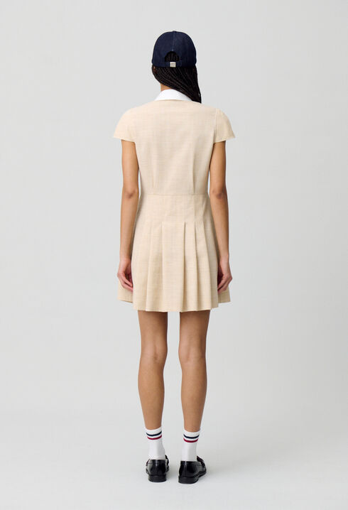 Plissiertes kurzes Kleid