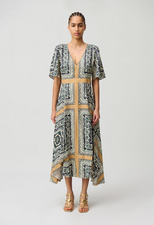Langes fließendes Print-Kleid