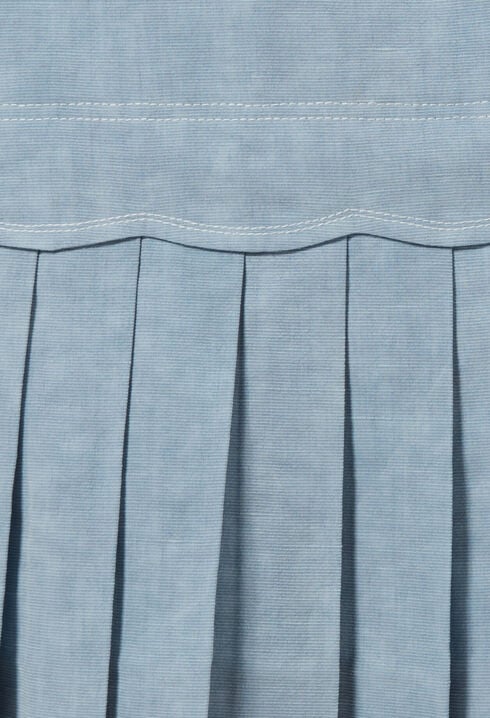 Ärmelloses kurzes Kleid