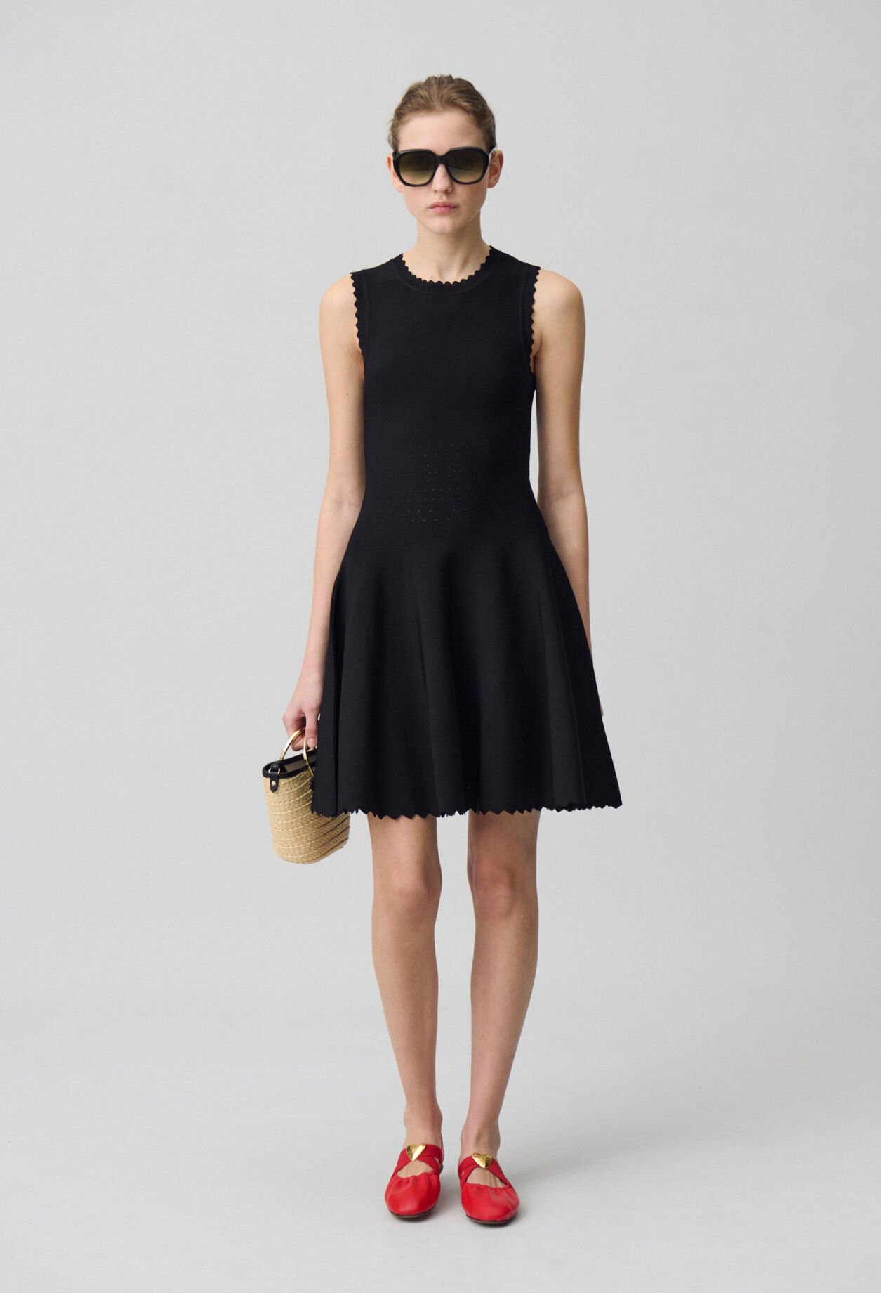 Kurzes Skaterkleid feinem Strick