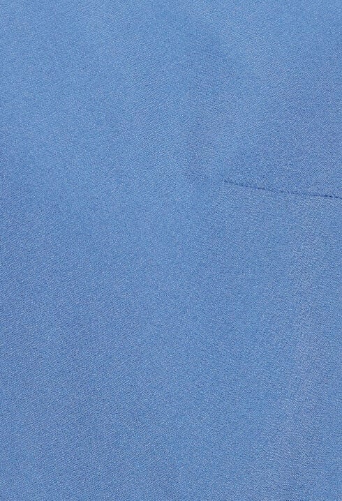 Kurzes Kleid mit Rückenausschnitt